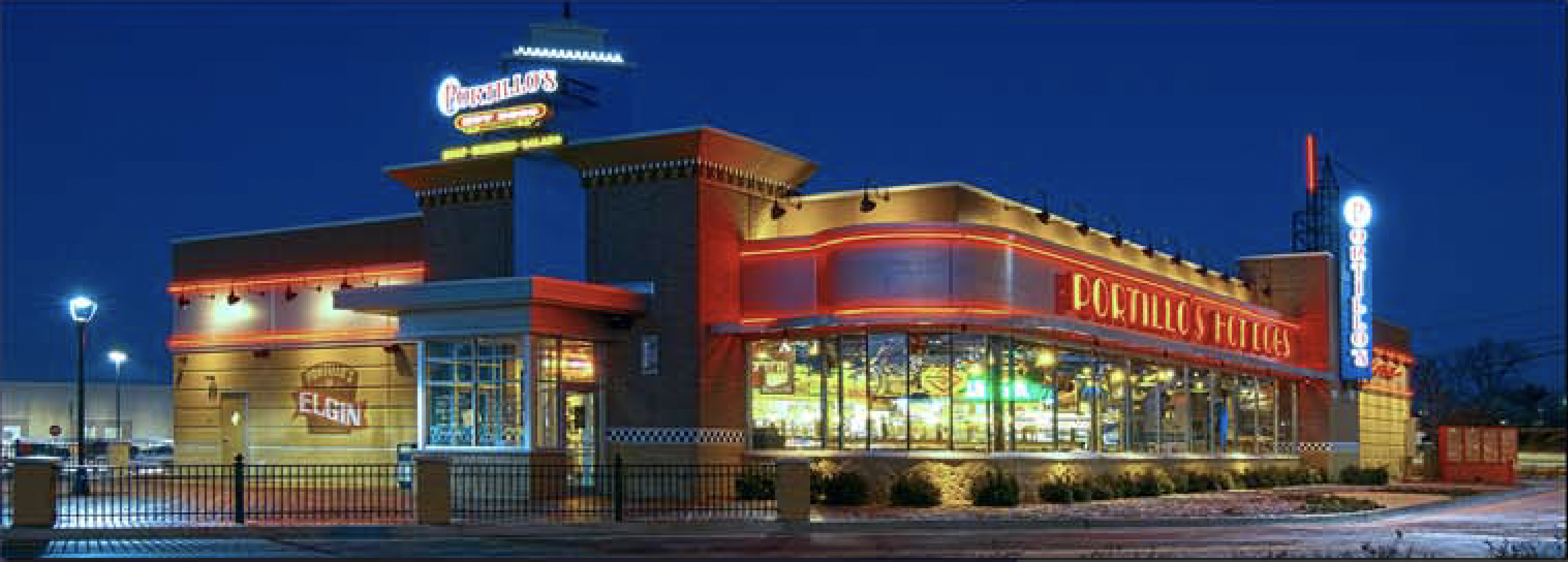 Portillos Elgin Restaurant- LOW RES