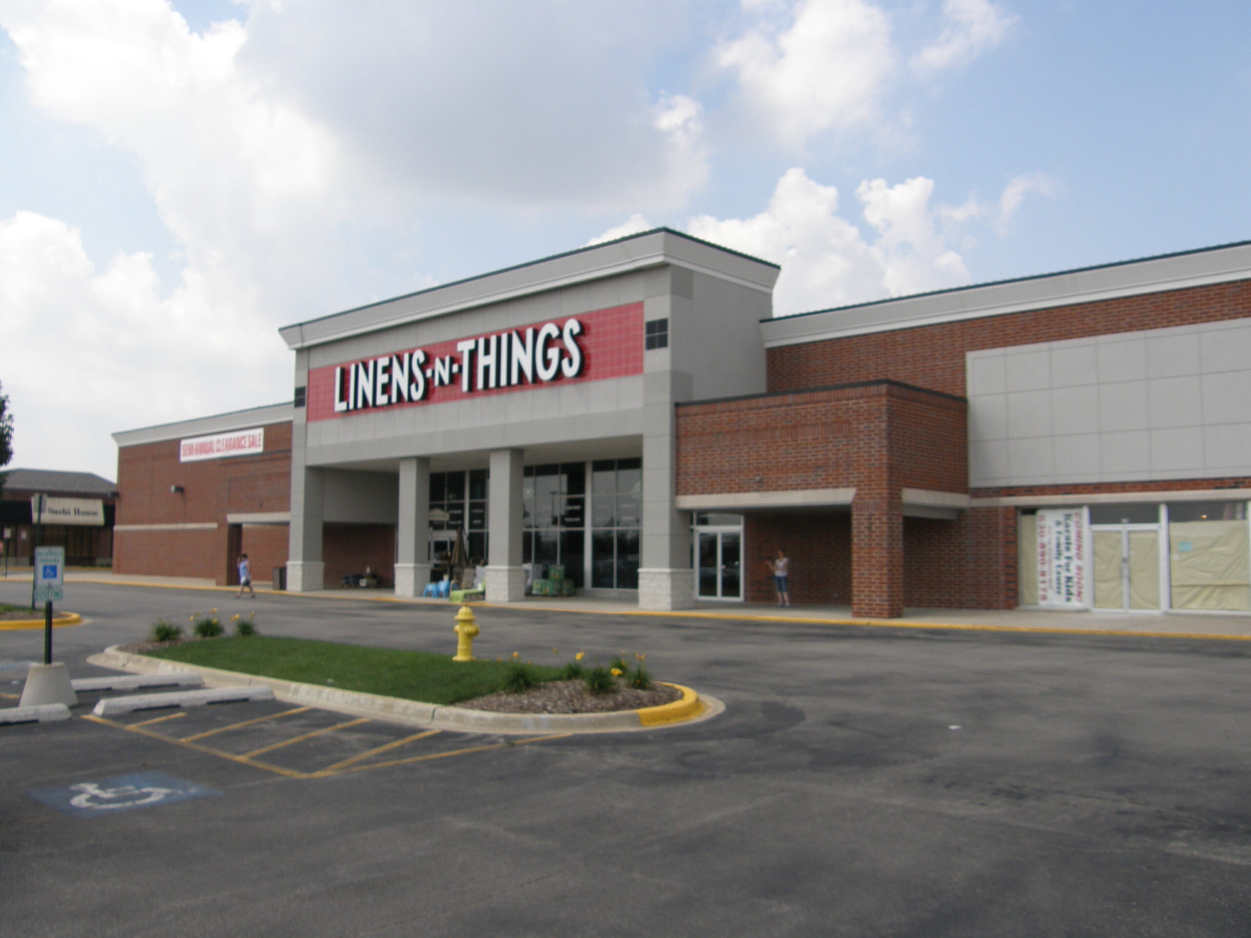 Linens 'n Things - Oak Brook, IL - Jensen & Jensen Architects